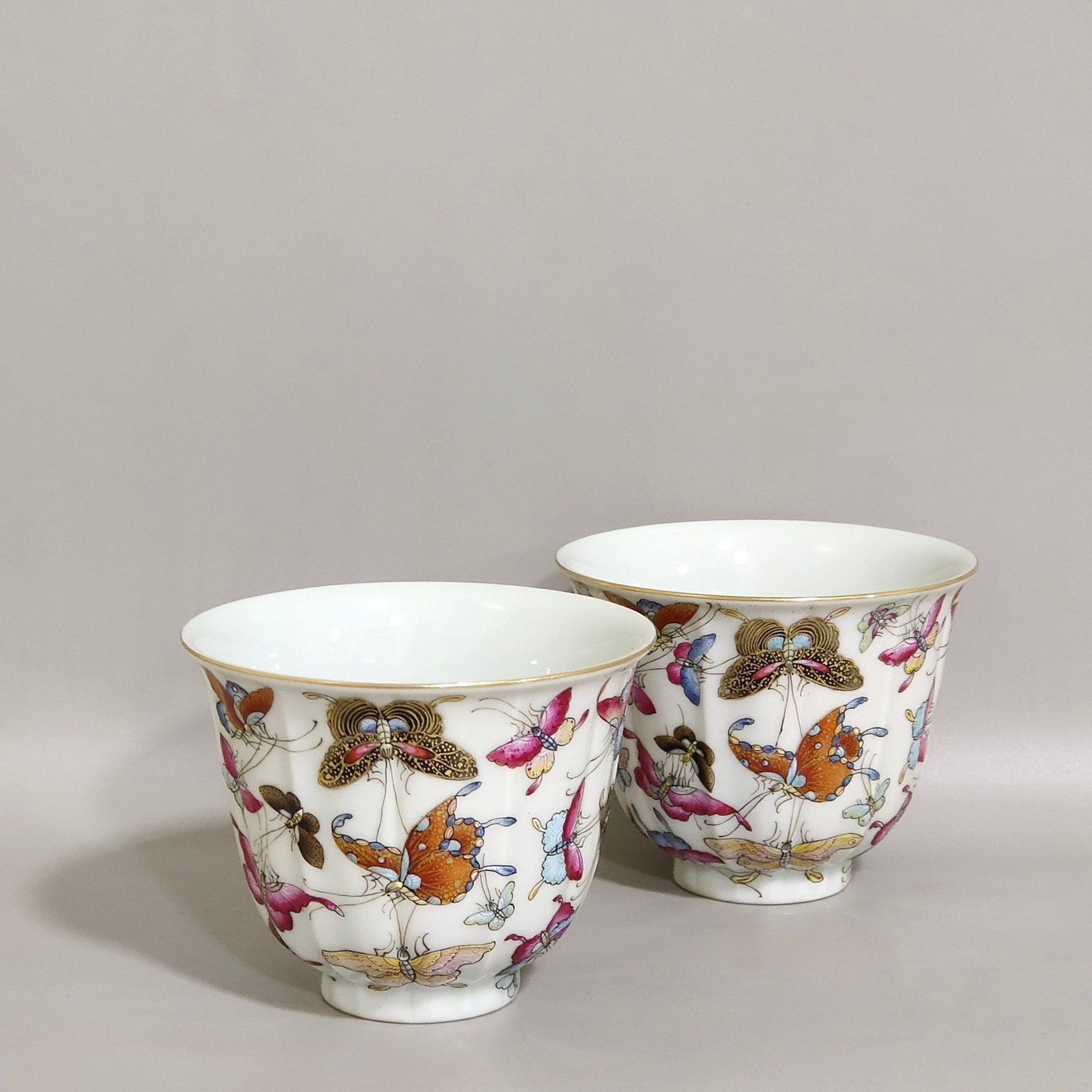 Qing Dynasty Yongzheng melon prismatic butterfly cup