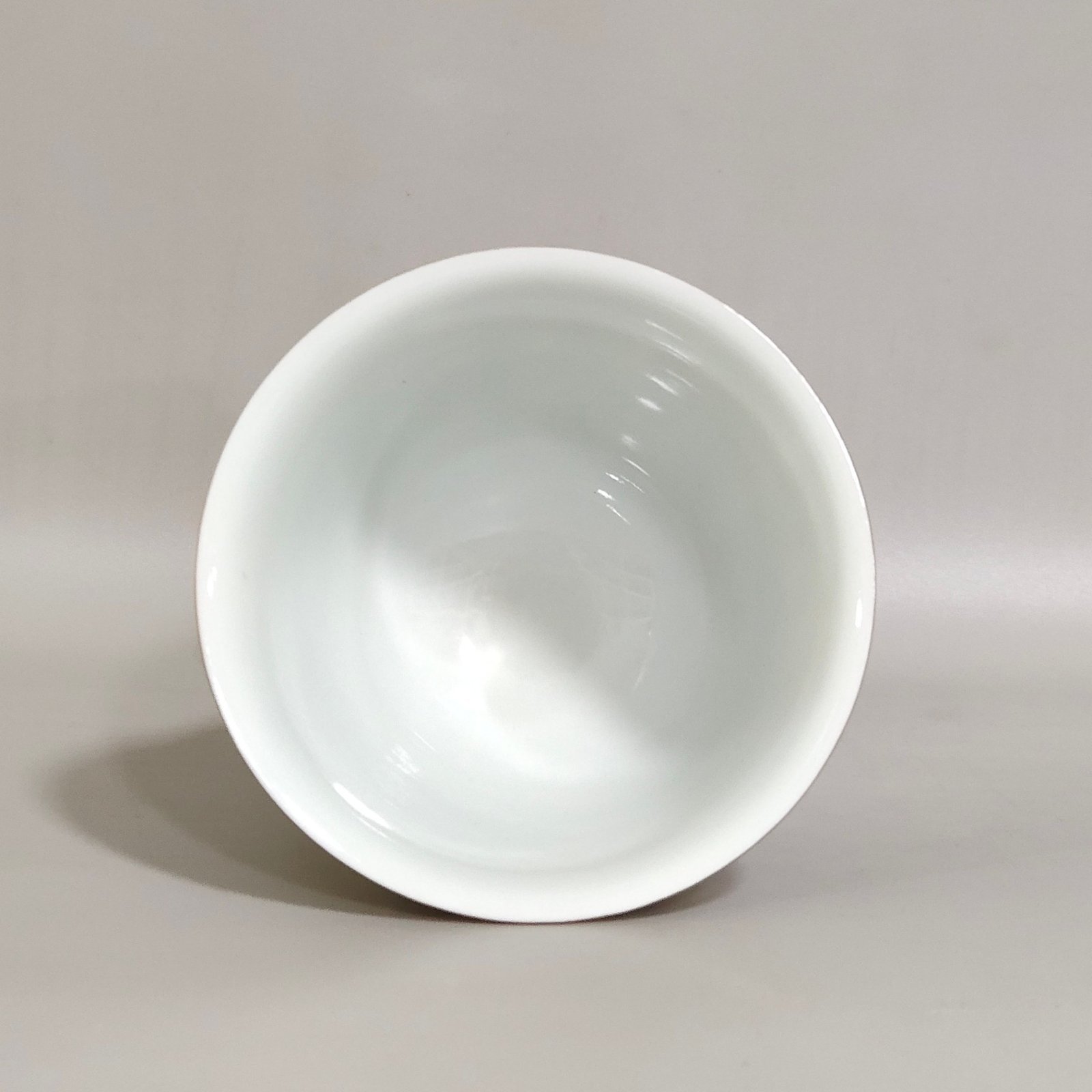 Qing Dynasty Yongzheng melon prismatic butterfly cup