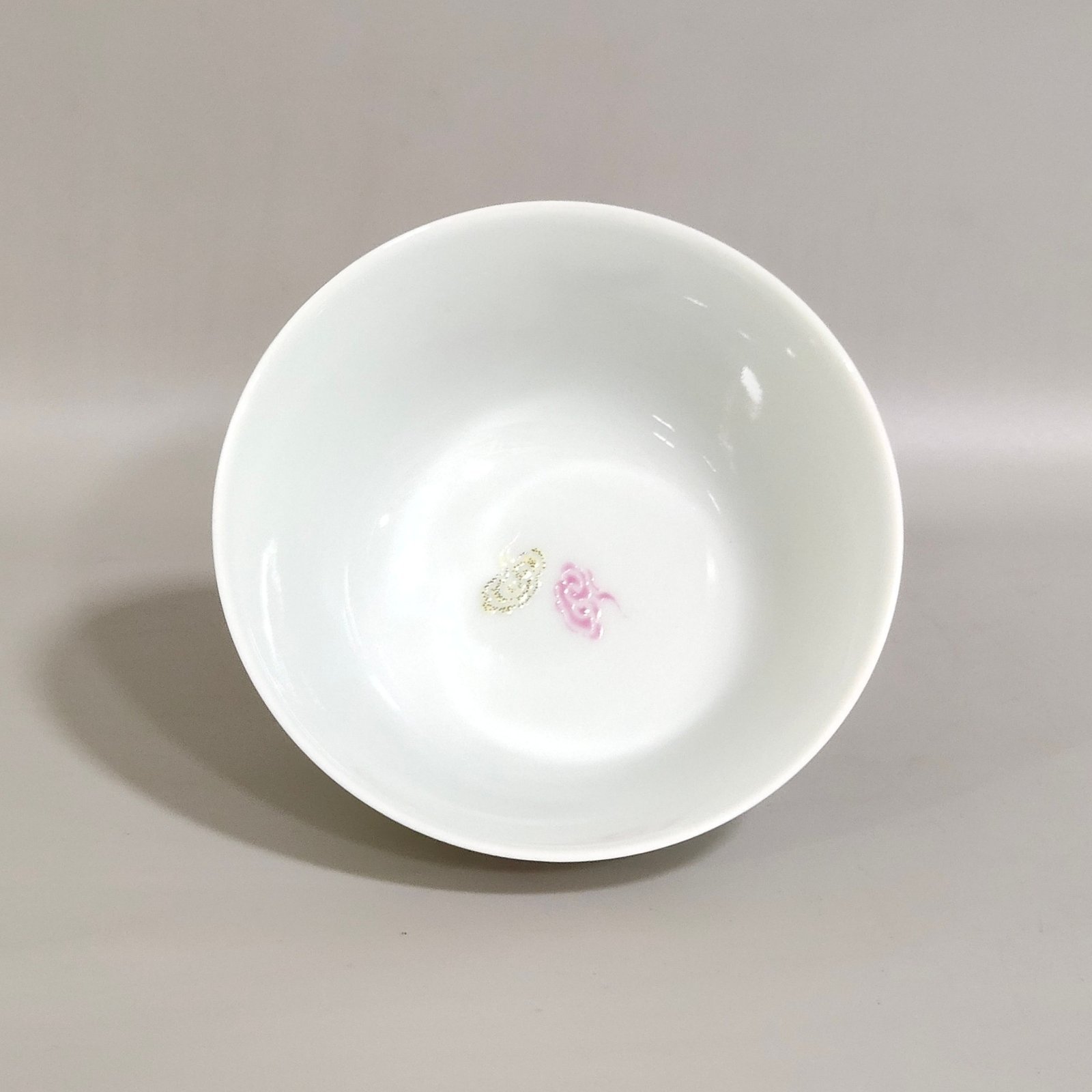 Qing Dynasty Yongzheng character story Cup