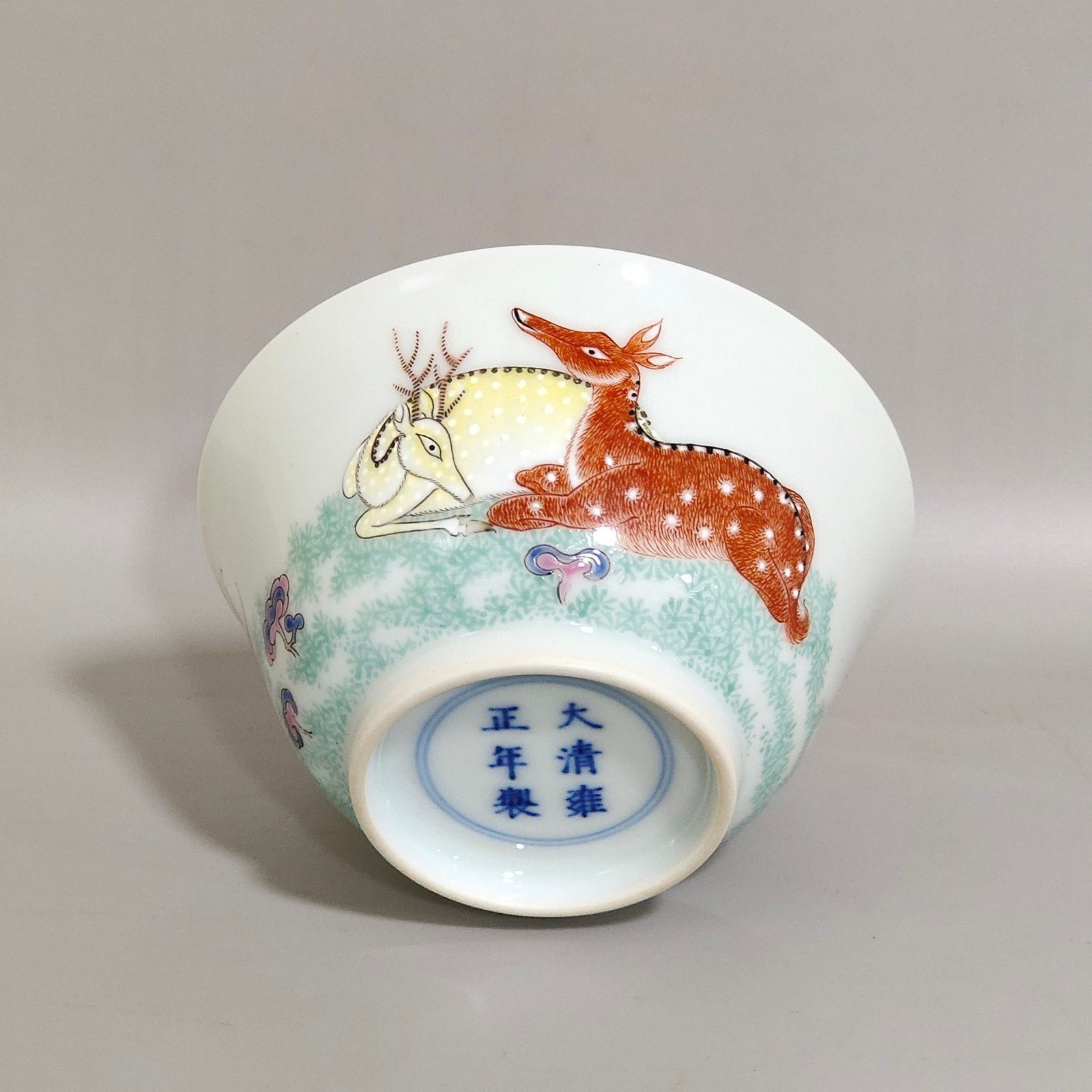 Qing Dynasty Yongzheng character story Cup