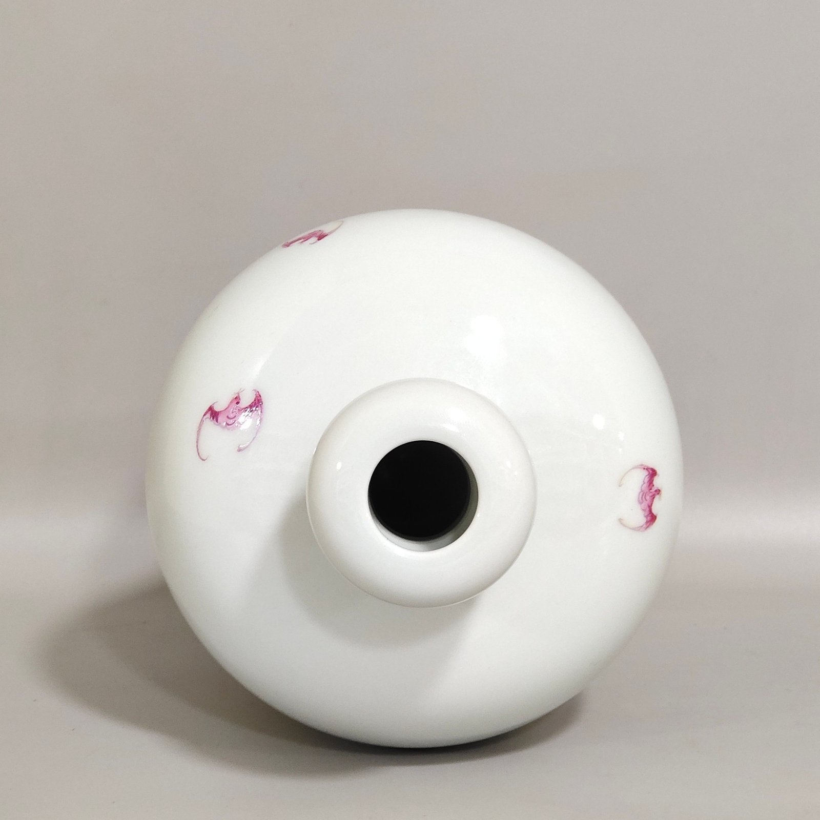 Qing Dynasty Yongzhengcharacter story plum vase