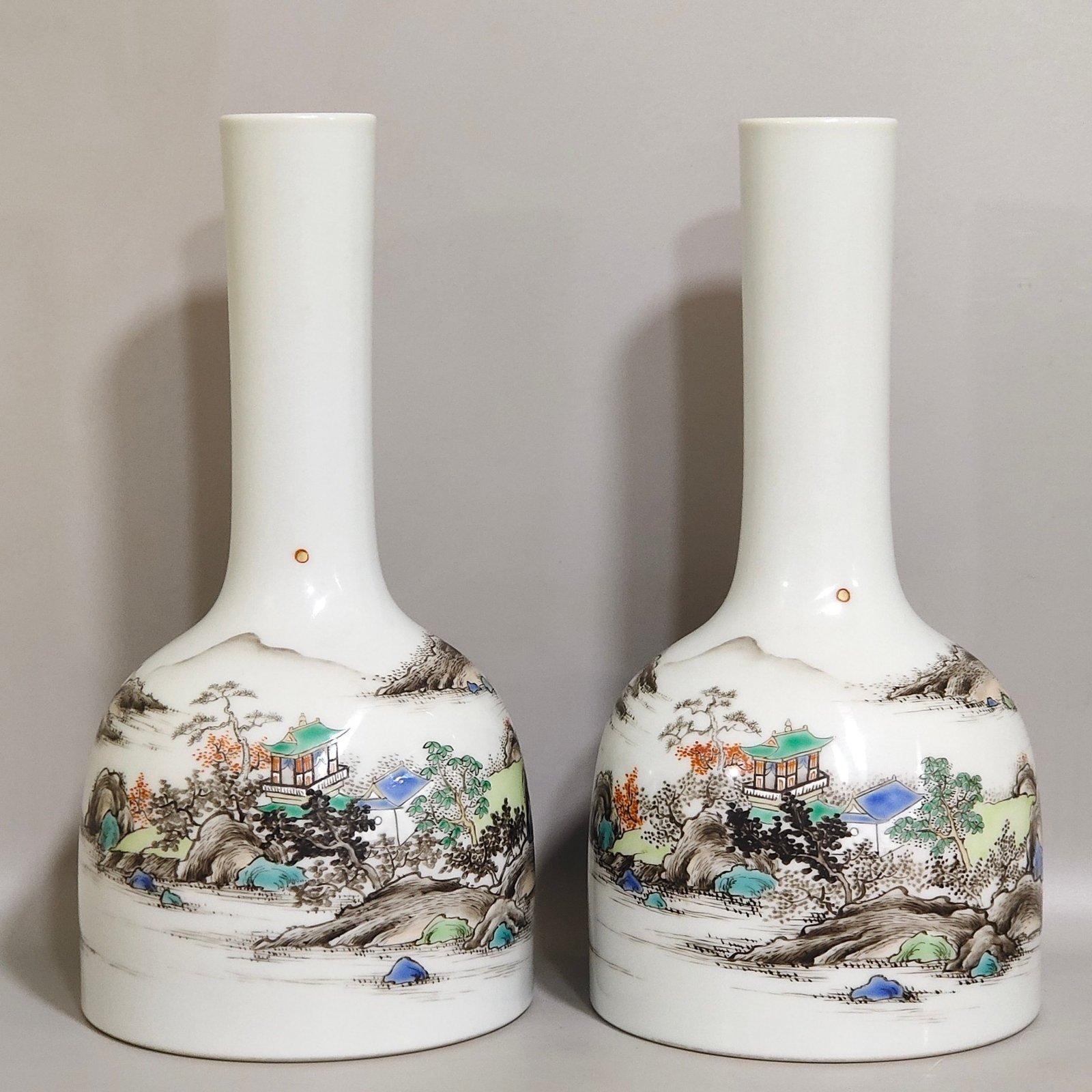 Qing Dynasty Yongzheng Double land statues with pastel landscapes and figures