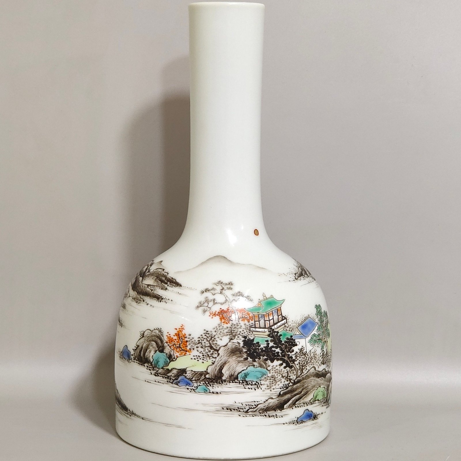 Qing Dynasty Yongzheng Double land statues with pastel landscapes and figures