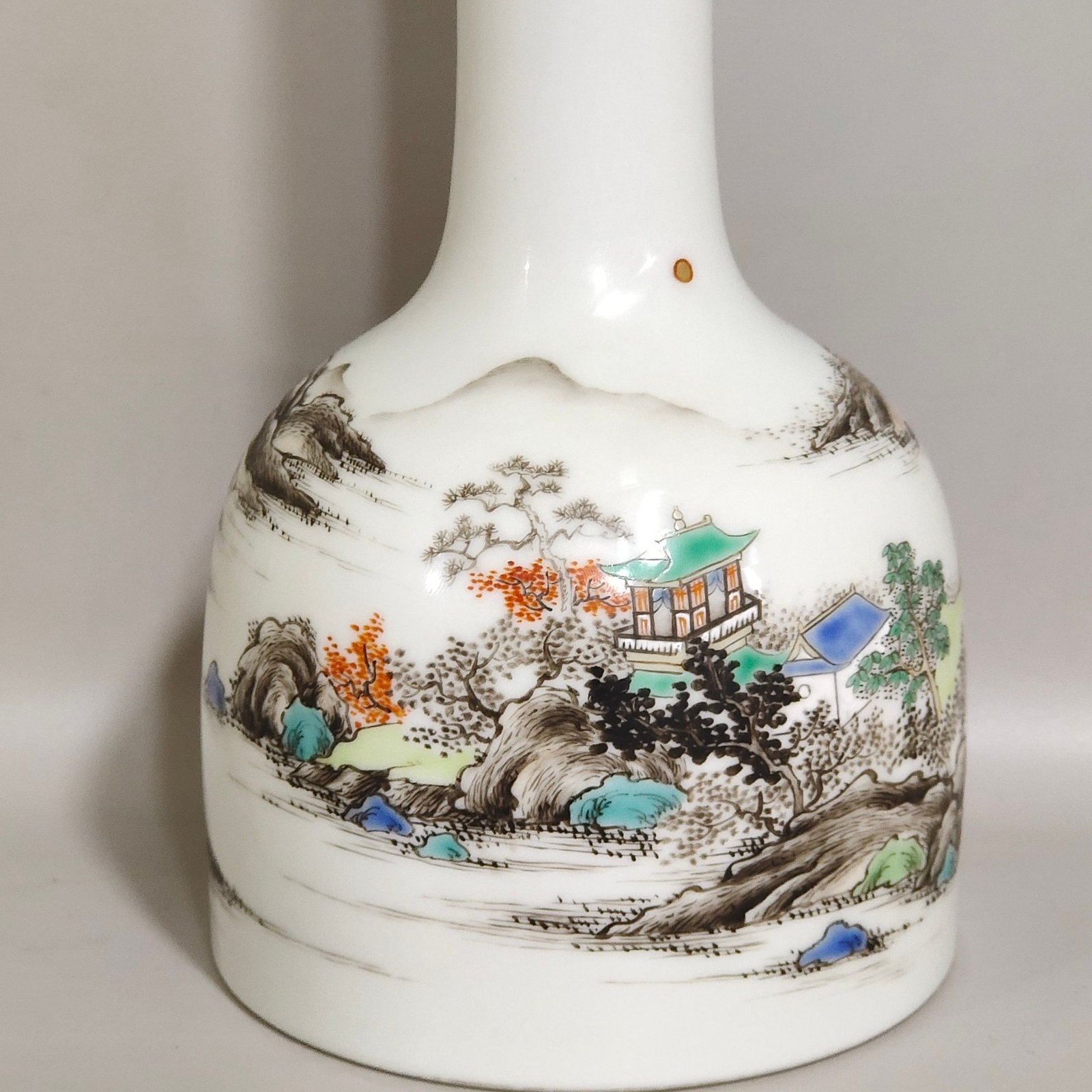 Qing Dynasty Yongzheng Double land statues with pastel landscapes and figures