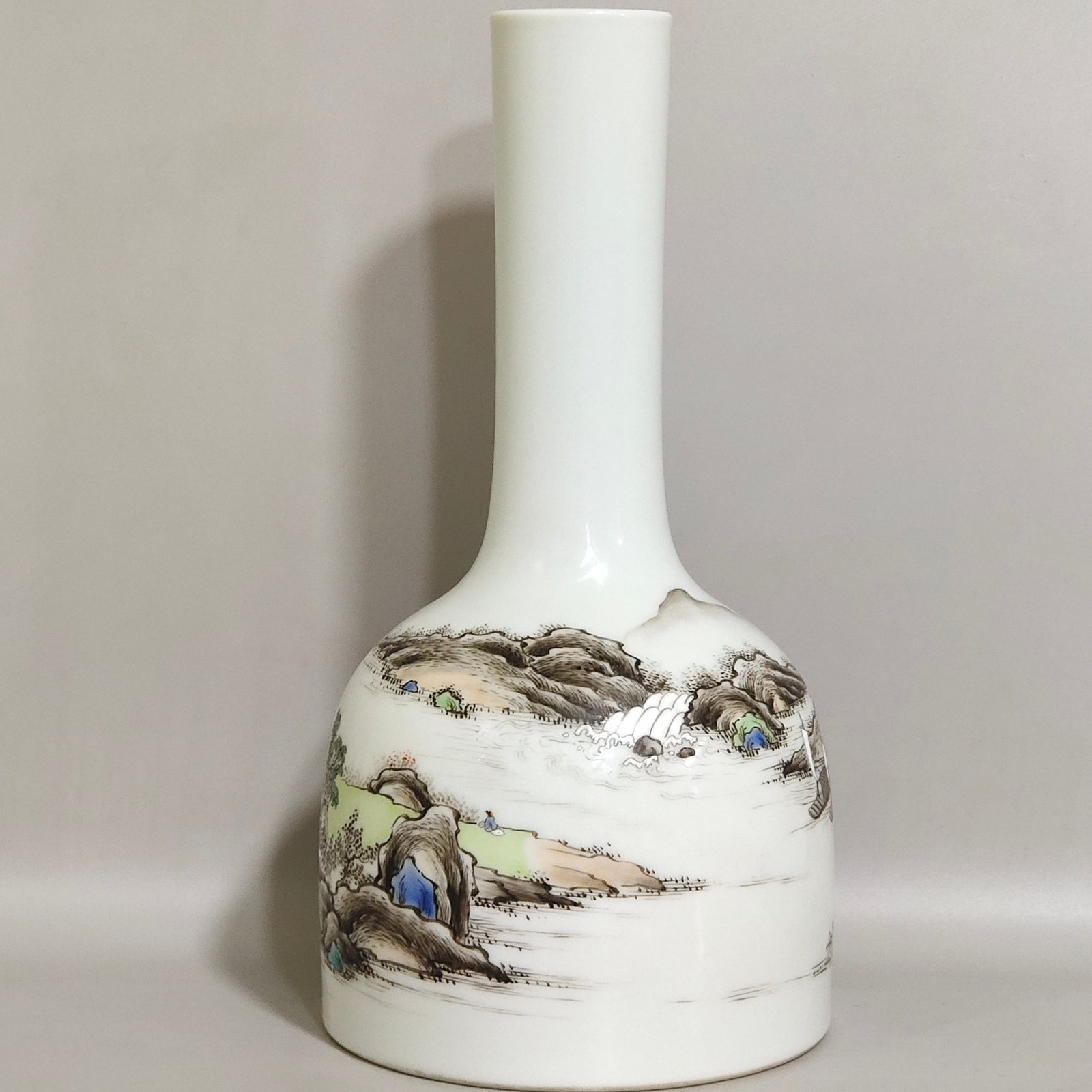 Qing Dynasty Yongzheng Double land statues with pastel landscapes and figures