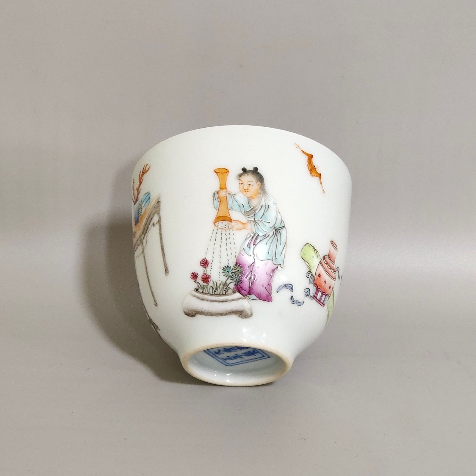 Qing Dynasty Yongzheng famille rose Coats cup for accompanying children