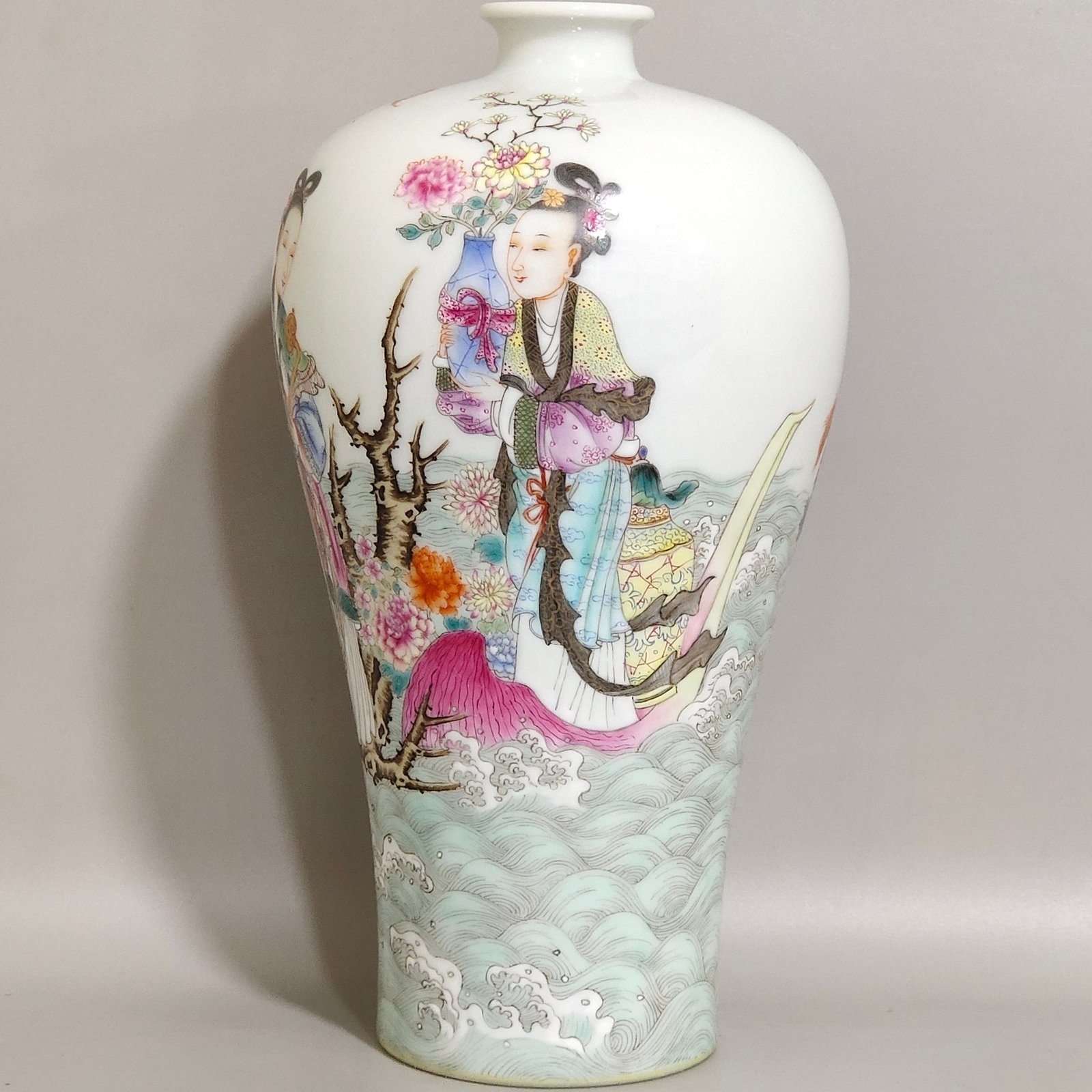 Qing Dynasty Yongzheng Mushrooms and longevity plum vase