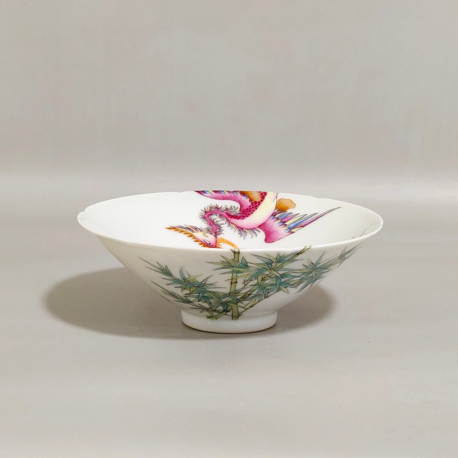 Qing Dynasty Yongzheng bamboo phoenix and sunflower mouth hat cup