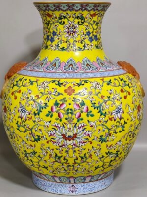 Qing Dynasty Yongzheng Double-eared statue with yellow ground and Yangcai
