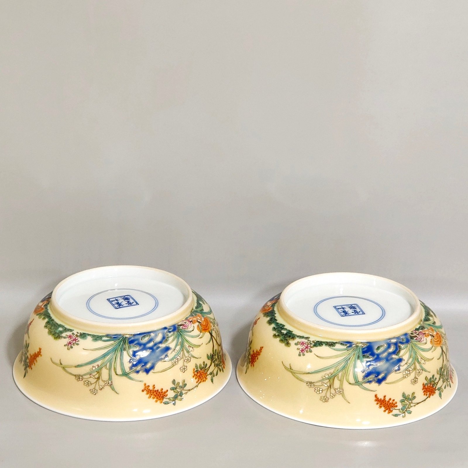 Qing Dynasty Yongzheng Beige-glazed Taihu stone bowl with daffodil interior