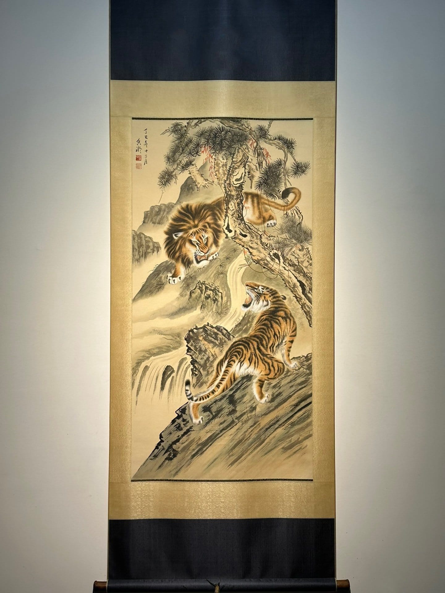 Chinese scroll painting He Xiangning