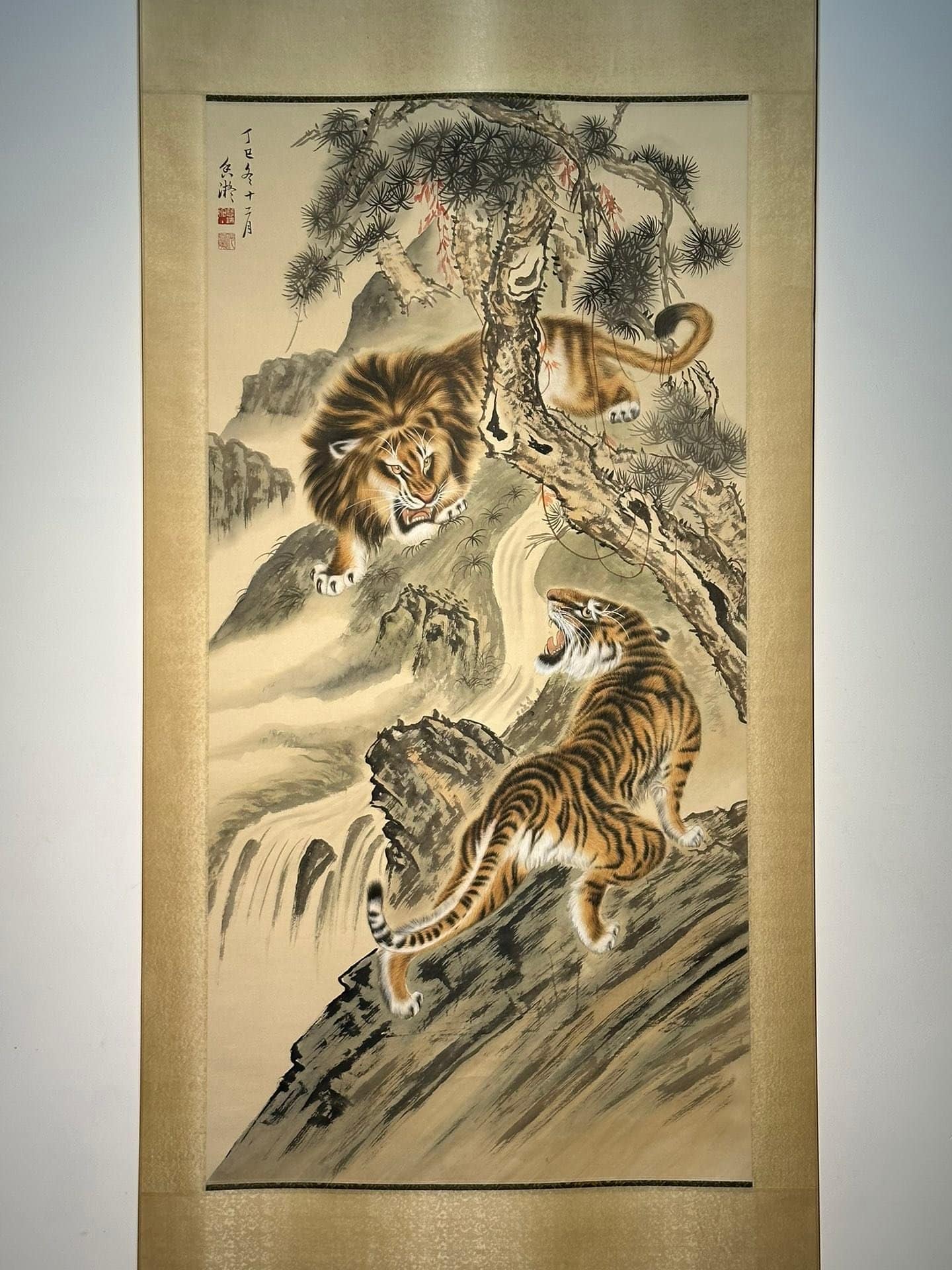 Chinese scroll painting He Xiangning