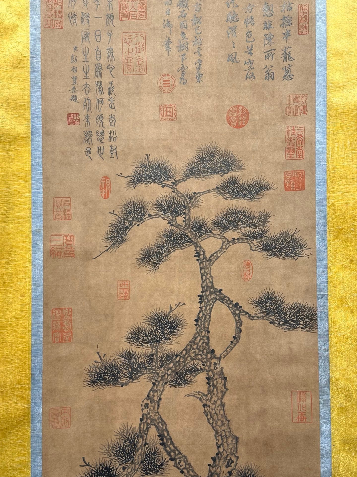 Chinese scroll painting Han Long