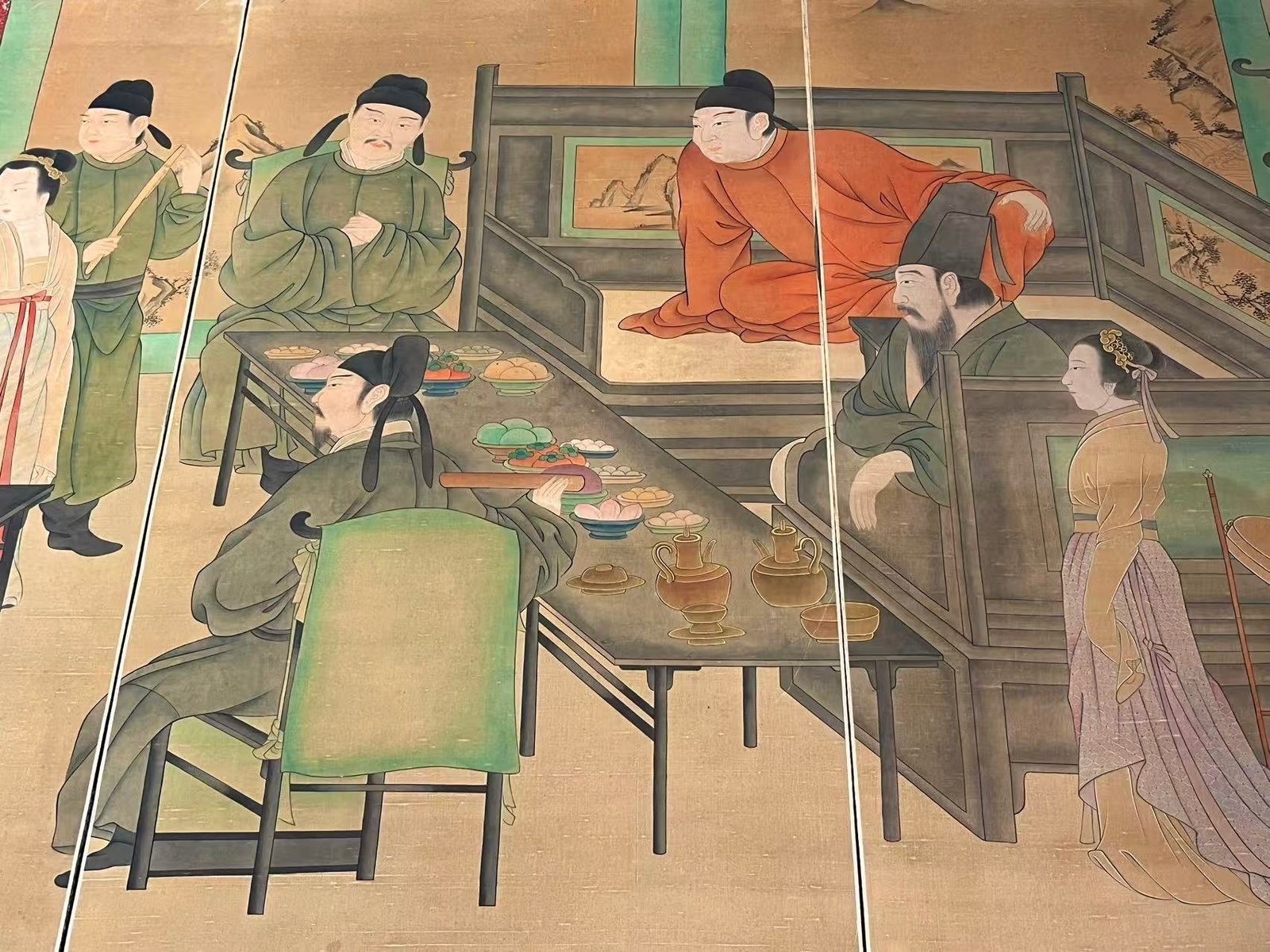 Chinese scroll painting Gu Hongzhong