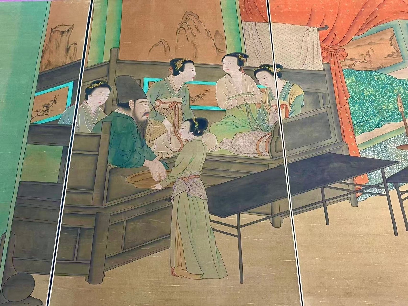 Chinese scroll painting Gu Hongzhong
