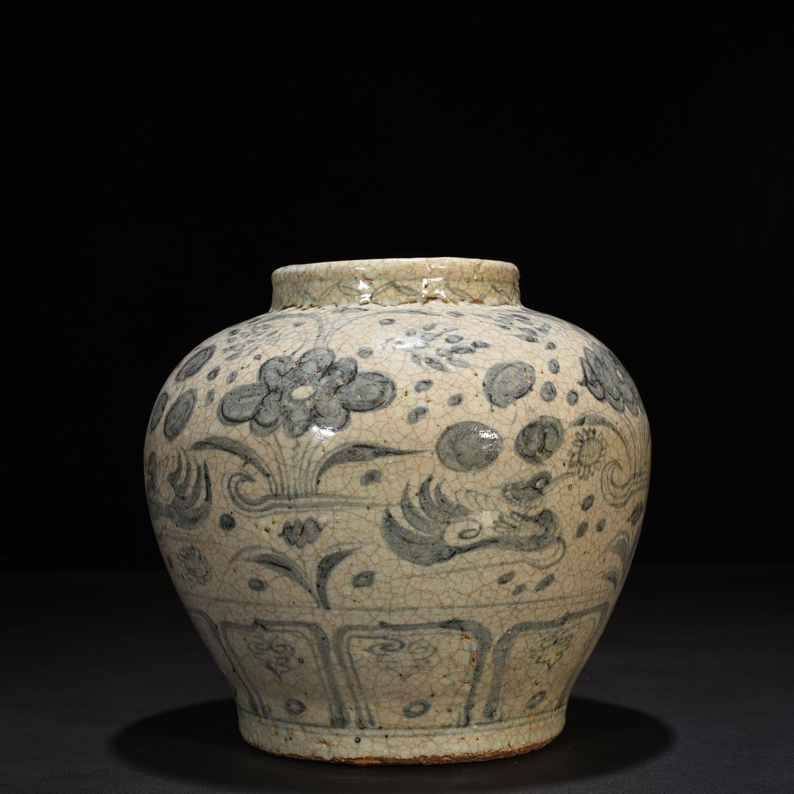 Yuan Dynasty blue and white mandarin duck pattern lotus pond jar