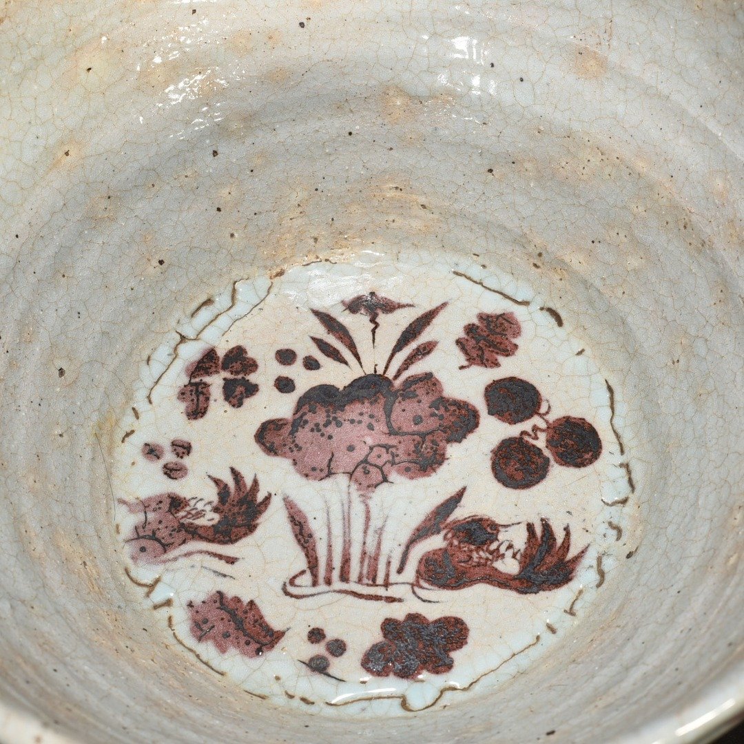Yuan Dynasty blue and white underglaze red lotus pond vat with mandarin duck pattern