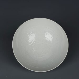 Yuan Dynasty kiln egg white glaze carved dragon bowl