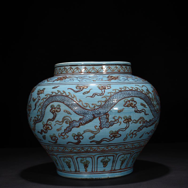Yuan Dynasty kiln azure glazed bitumen jar with gold dragon pattern