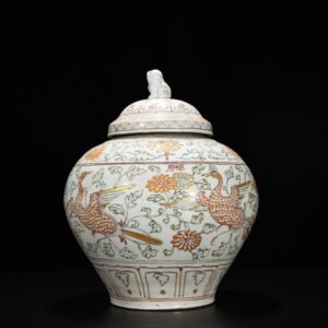 Yuan Dynasty kiln leach powder filled gold peacock peony pattern lid jar