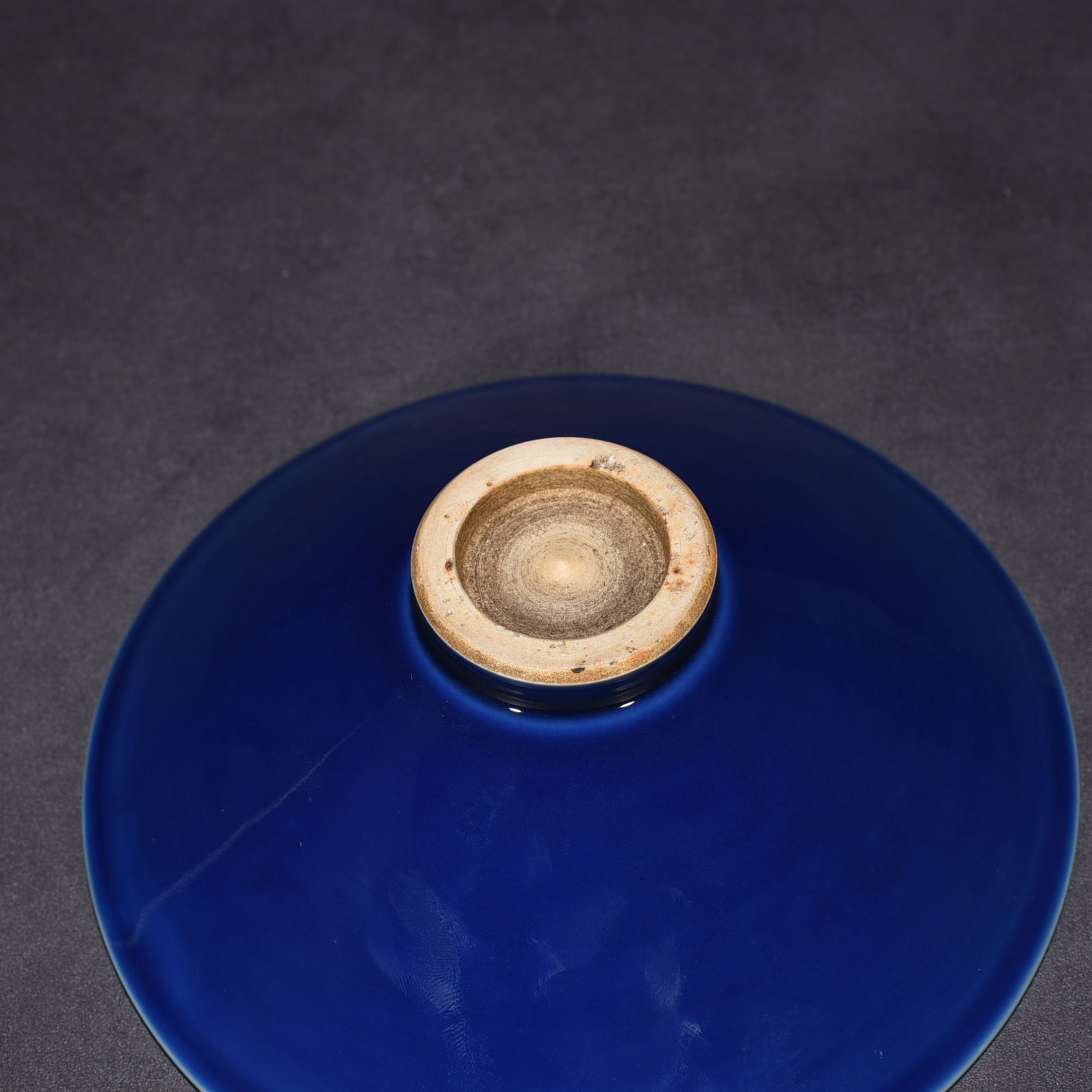 Yuan Dynasty kiln red glaze bamboo hat bowl with engraved phoenix pattern