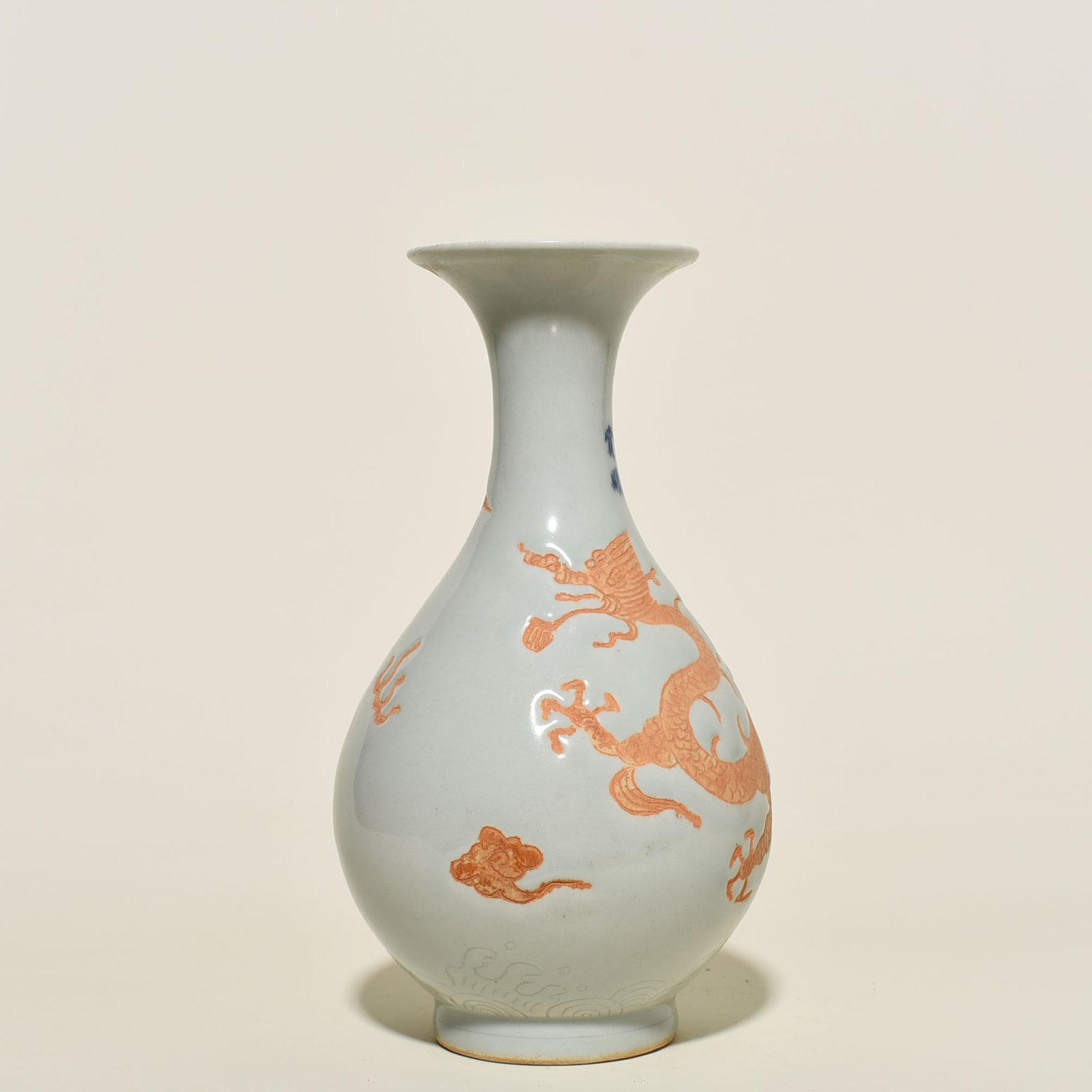Yuan Dynasty kiln dragon pattern carved Jade vase