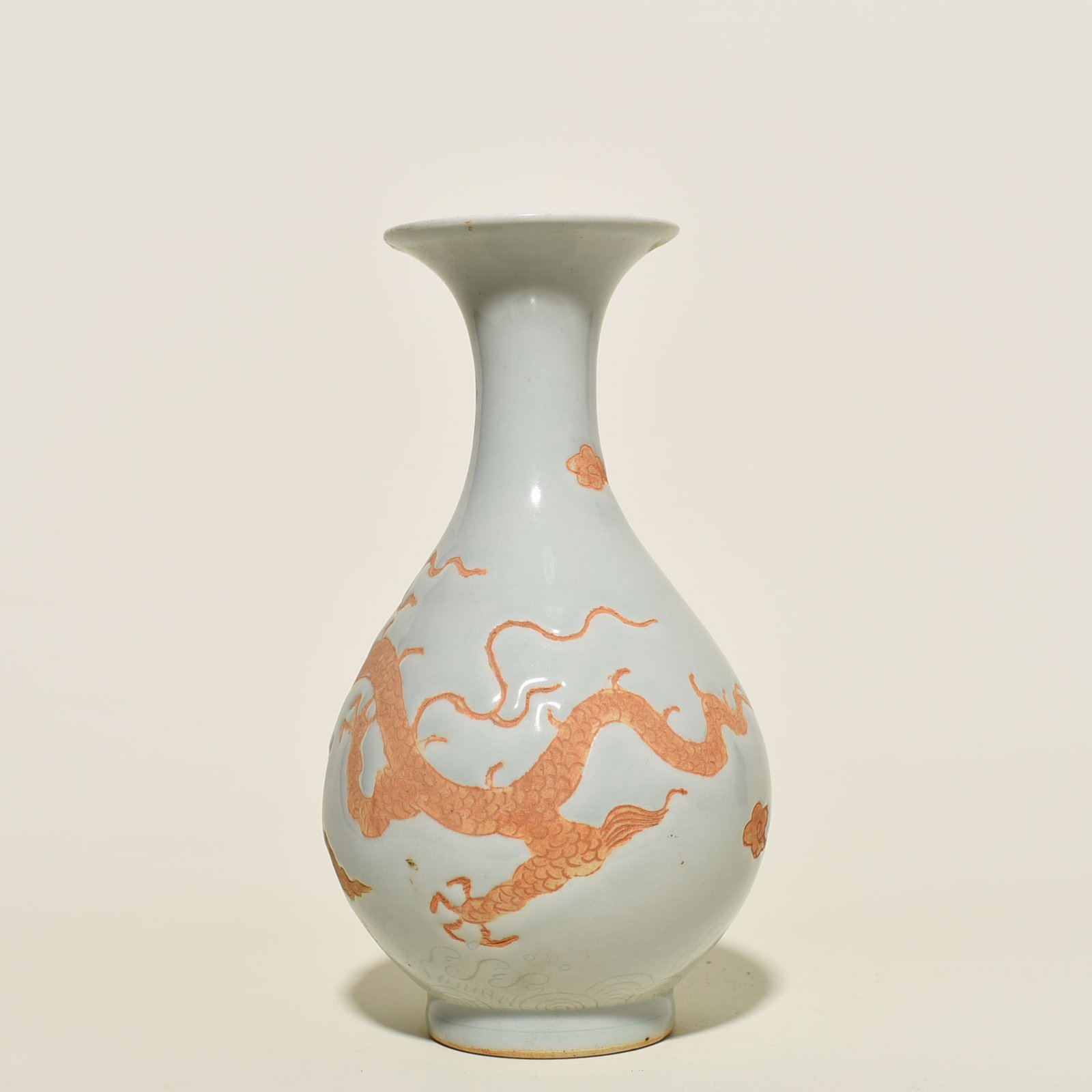 Yuan Dynasty kiln dragon pattern carved Jade vase