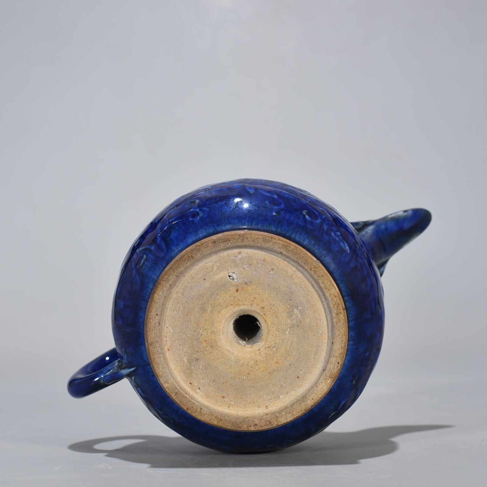 Yuan Dynasty blue glaze phoenix head backflow pot