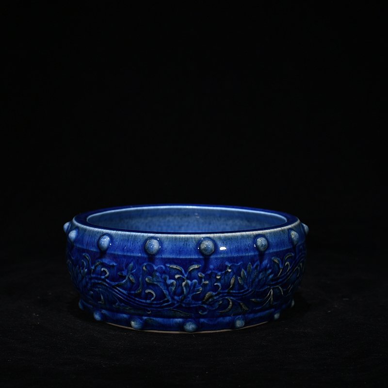 Yuan Dynasty blue glaze carved lotus pattern drum nail wash