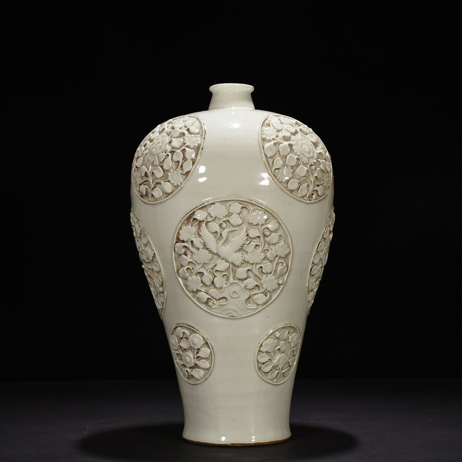 Yuan Dynasty white glazed with flower and bird patterns plum vase