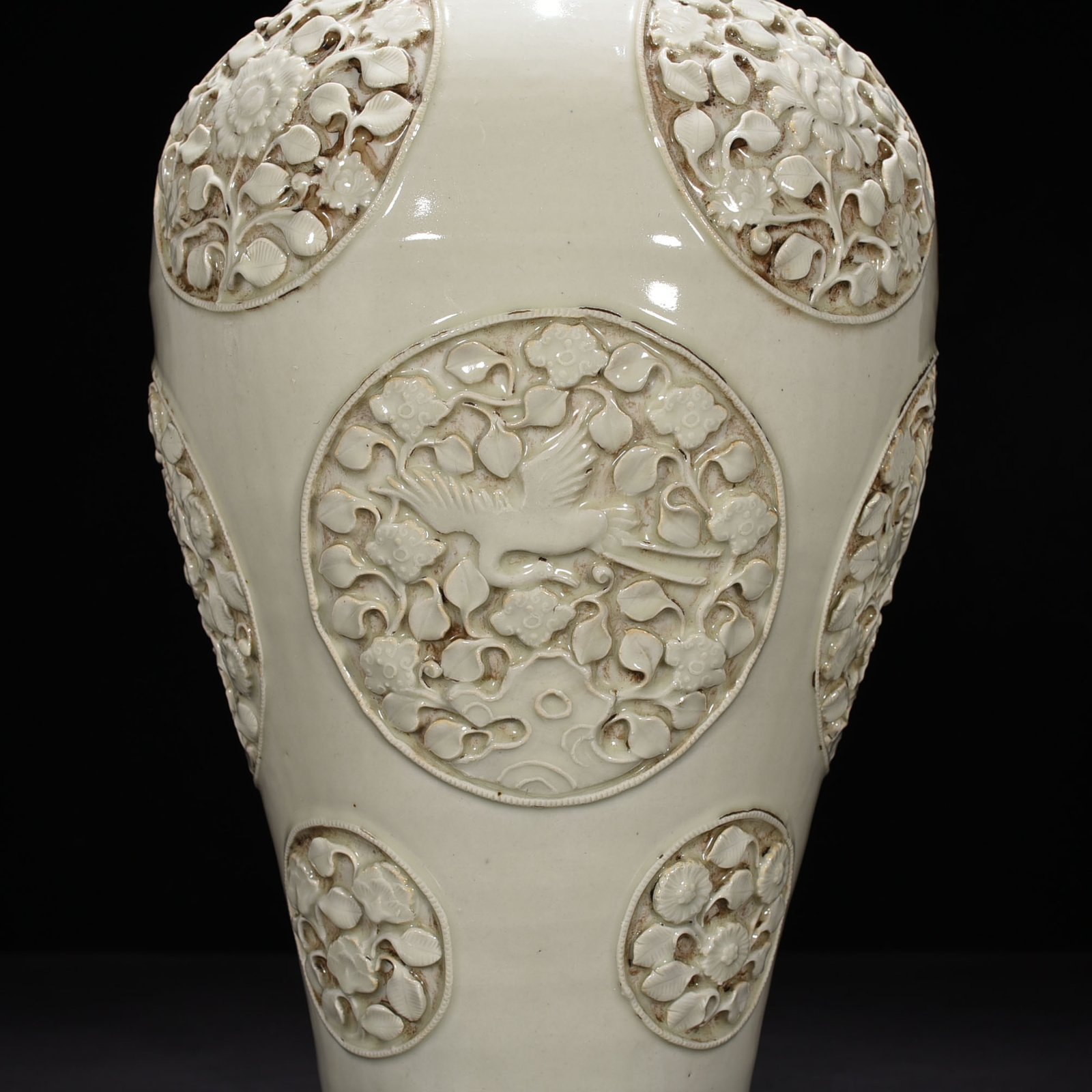 Yuan Dynasty white glazed with flower and bird patterns plum vase