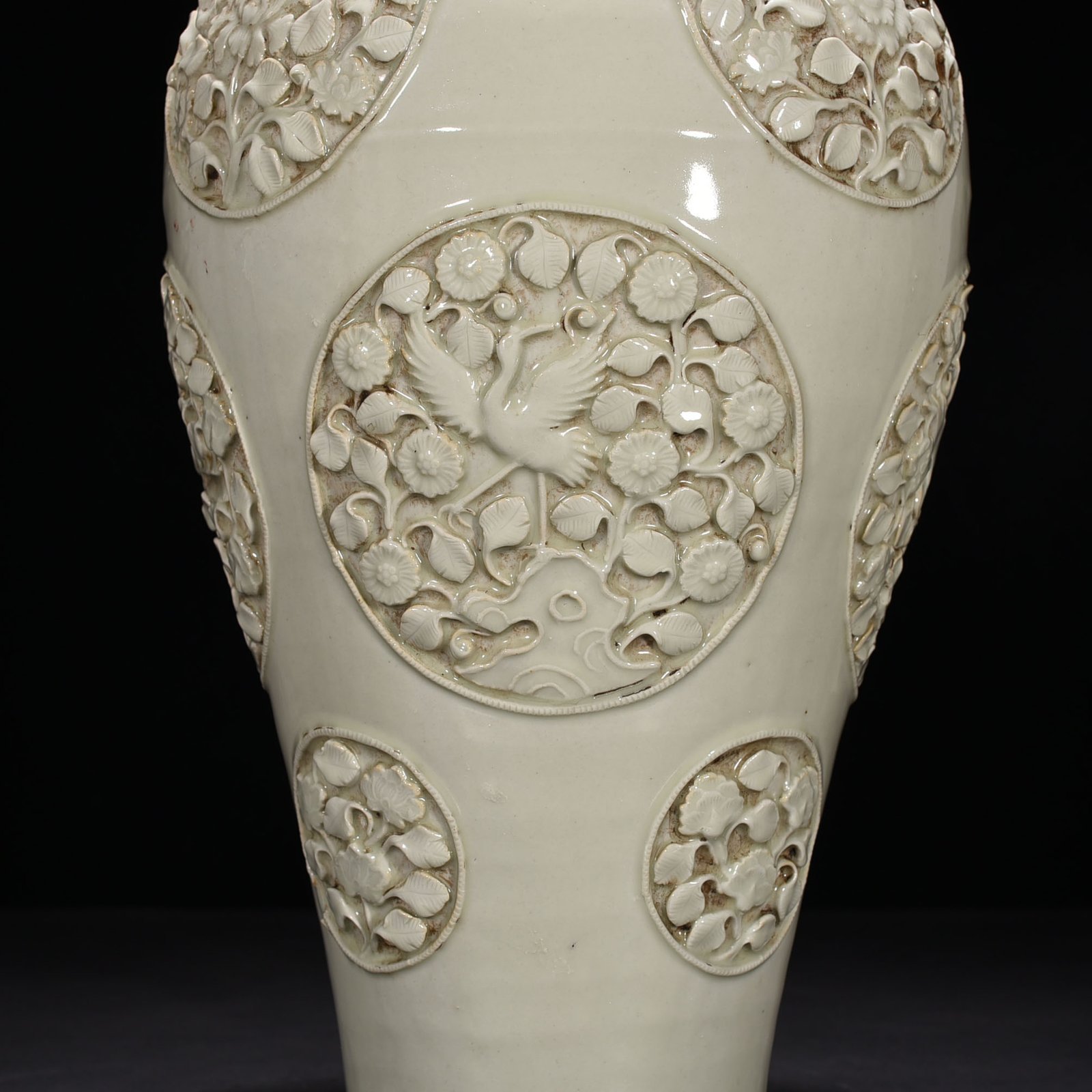 Yuan Dynasty white glazed with flower and bird patterns plum vase