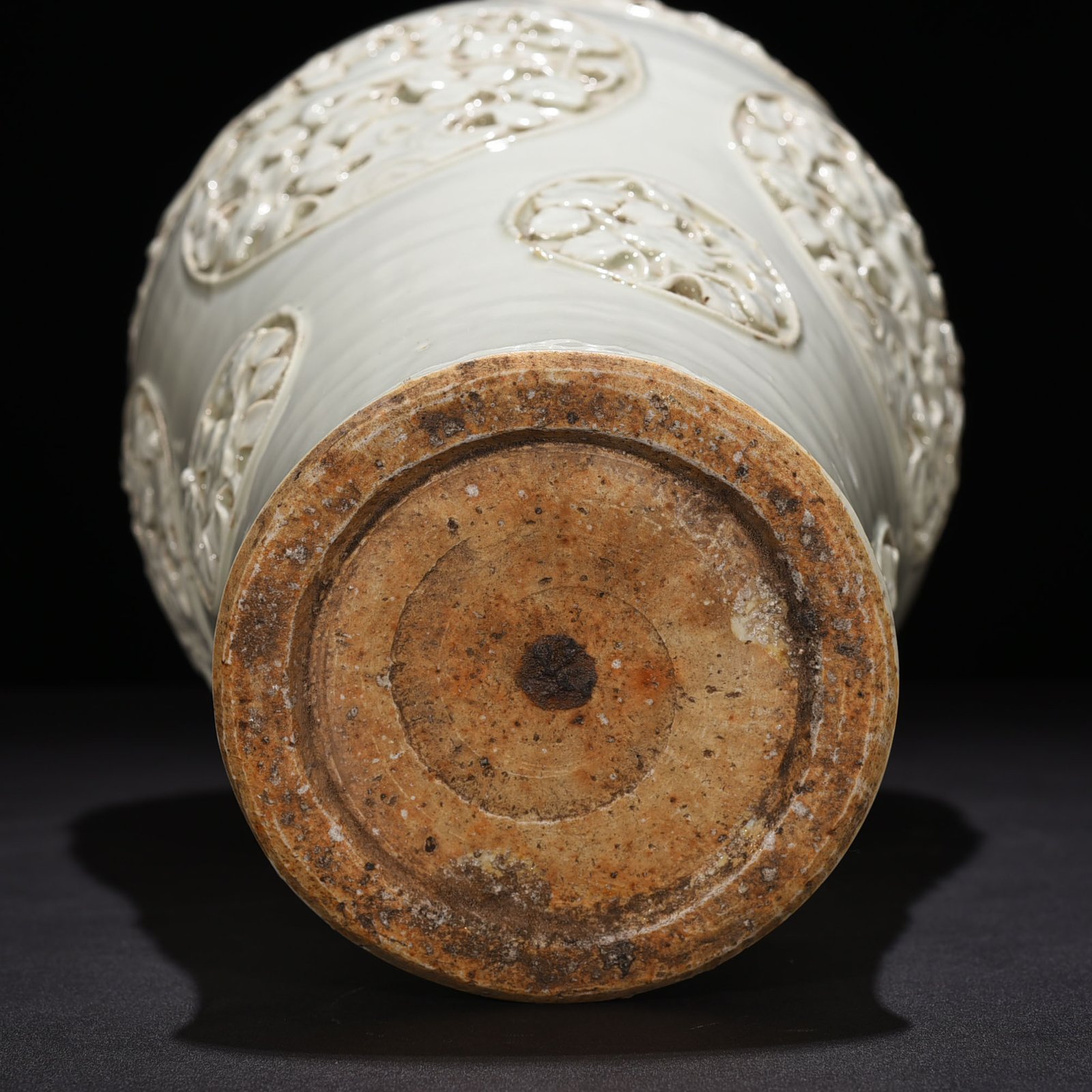 Yuan Dynasty white glazed with flower and bird patterns plum vase