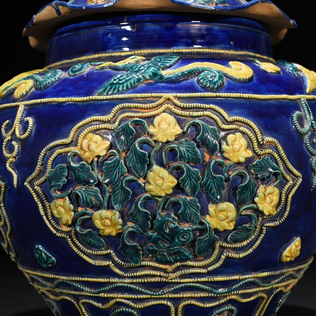 Yuan Dynasty Element three-color plastic-coated four-season flower pattern lotus leaf lid jar