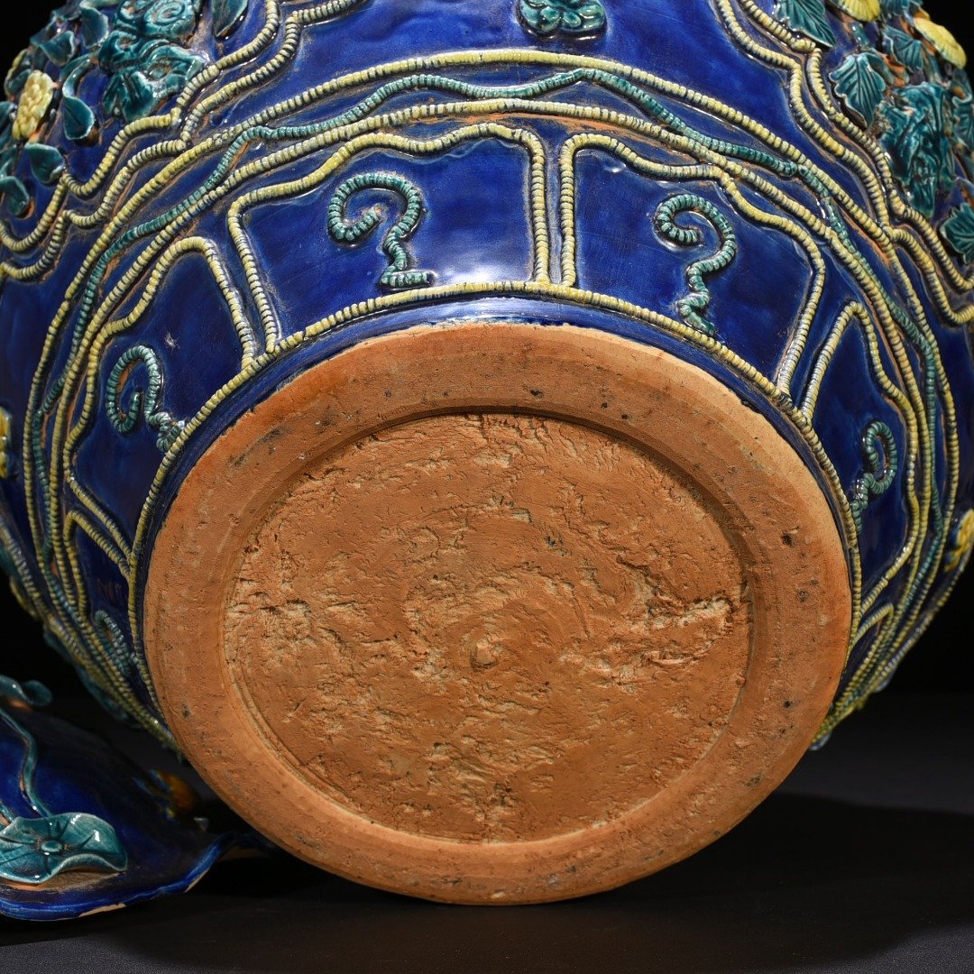 Yuan Dynasty Element three-color plastic-coated four-season flower pattern lotus leaf lid jar