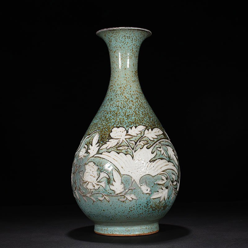 Yuan Dynasty glaze carved jade pot and spring vase with entwining branches and phoenix patterns