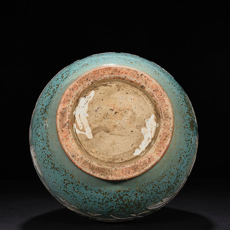 Yuan Dynasty glaze carved jade pot and spring vase with entwining branches and phoenix patterns