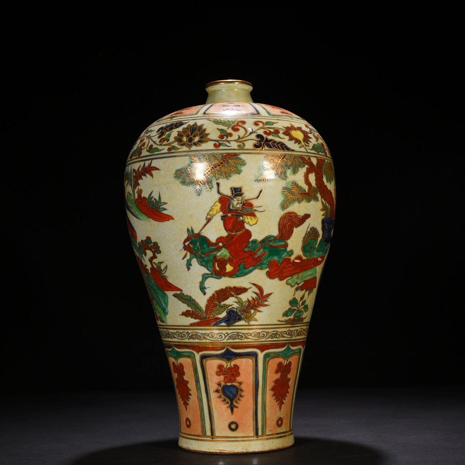 Yuan Dynasty A five-color gilded plum vase of Xiao He chasing Han Xin under the moon