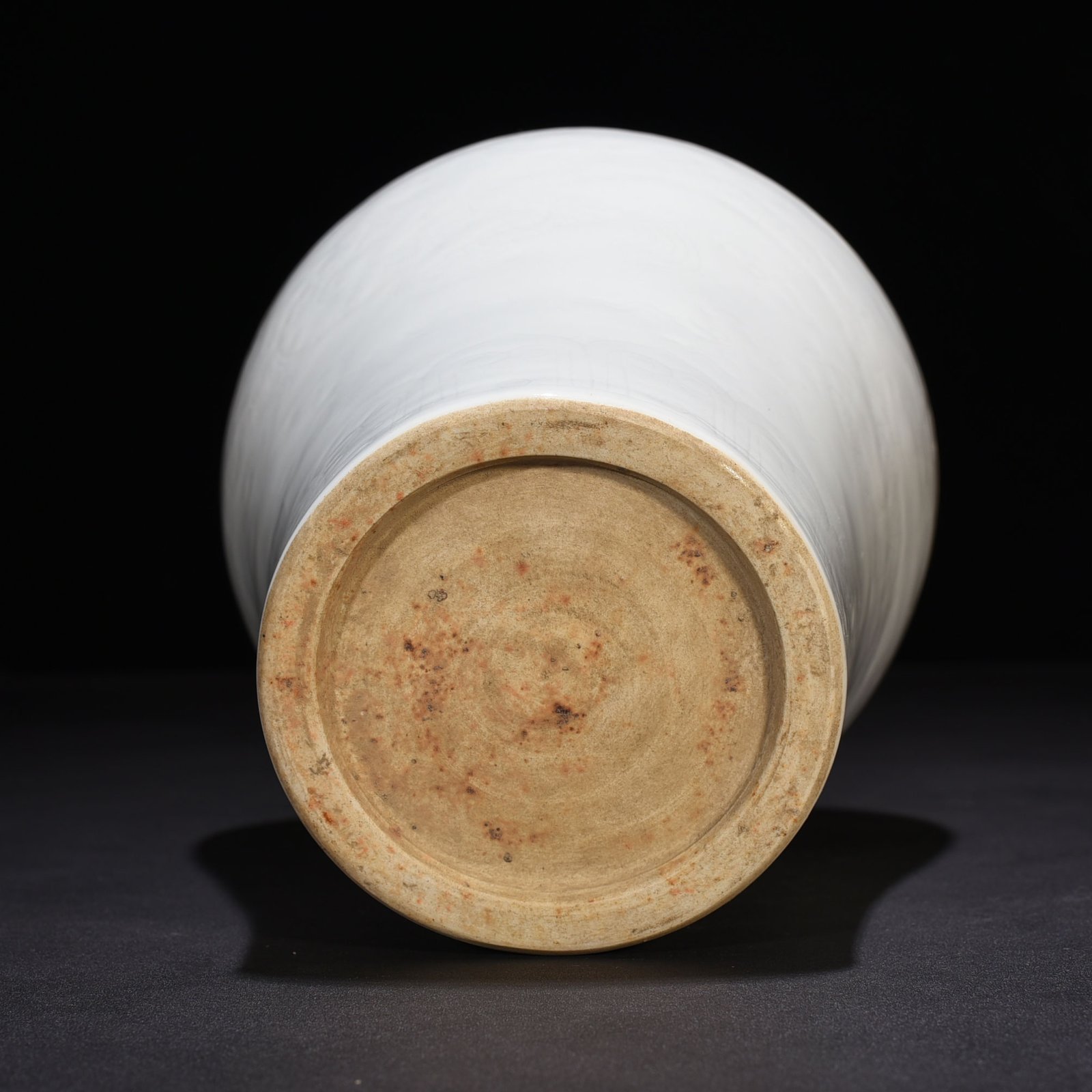 Yuan Dynasty Sweet white glaze plum vase with dragon pattern