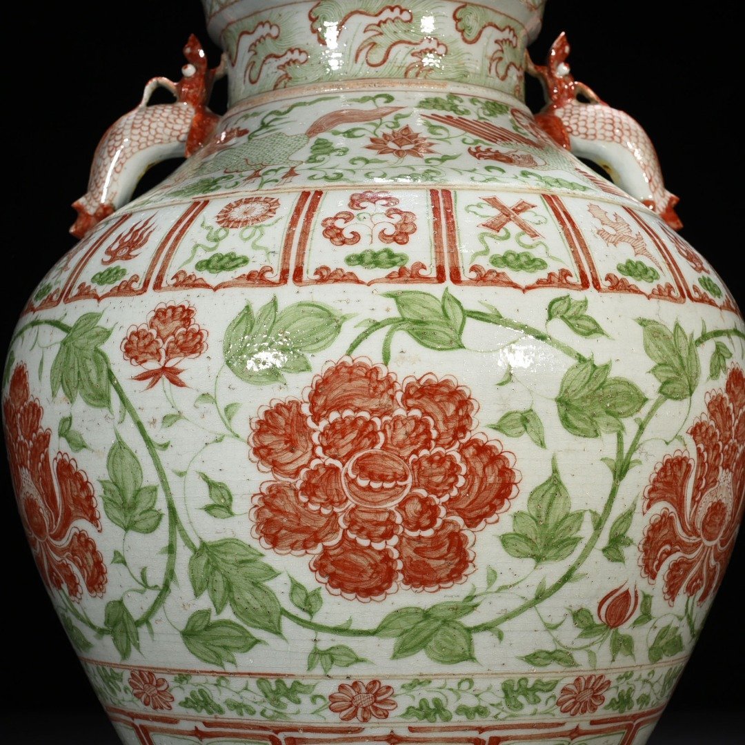 Yuan Dynasty underglaze red and green colored double-eared jar with entangled branches and peony pattern