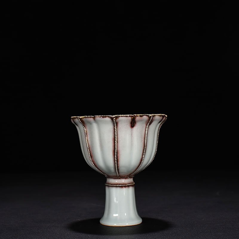Yuan Dynasty glaze red scraped goblet