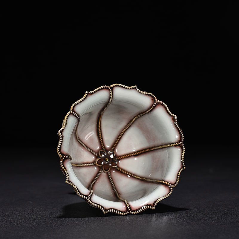 Yuan Dynasty glaze red scraped goblet