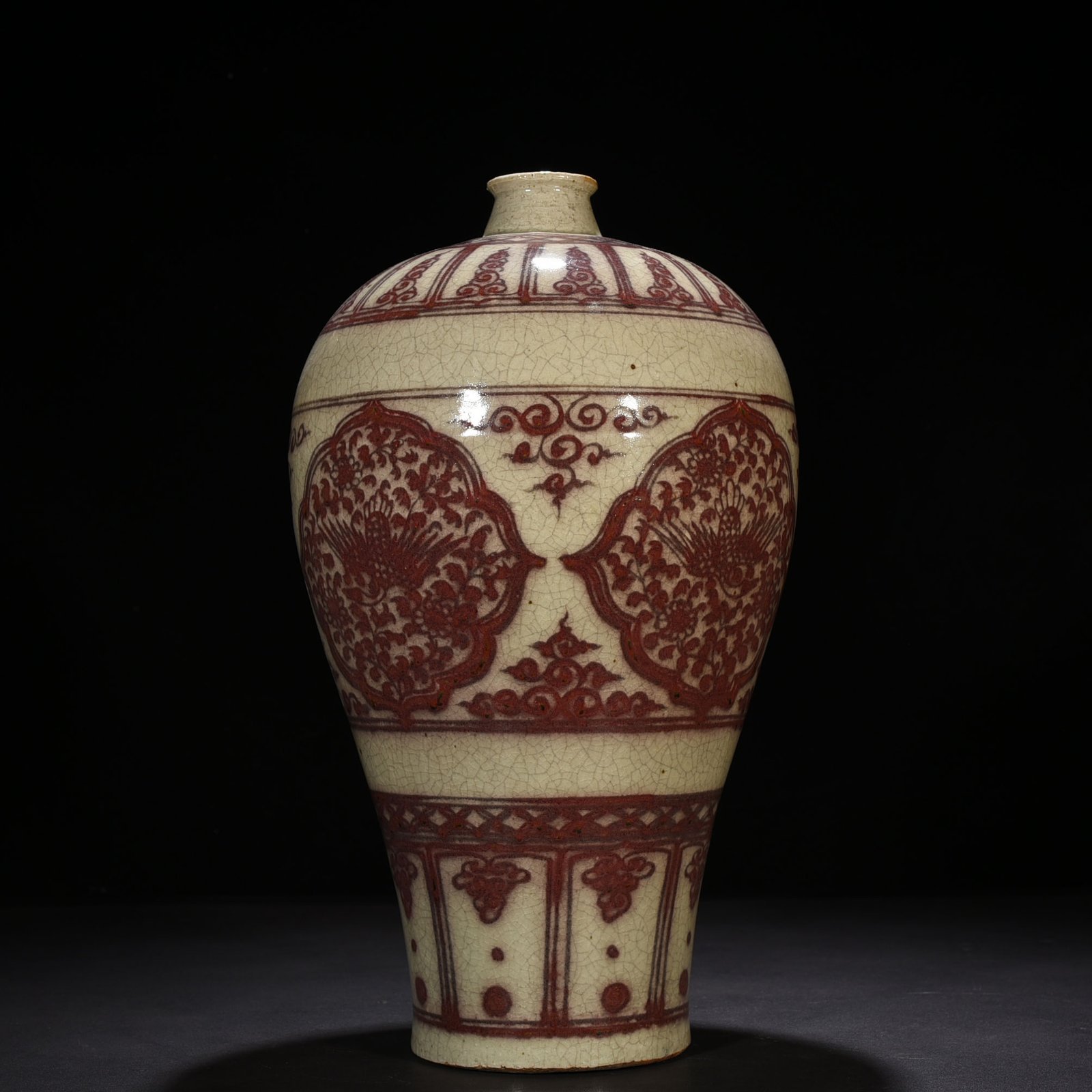 Yuan Dynasty underglaze red flower and phoenix pattern plum vase
