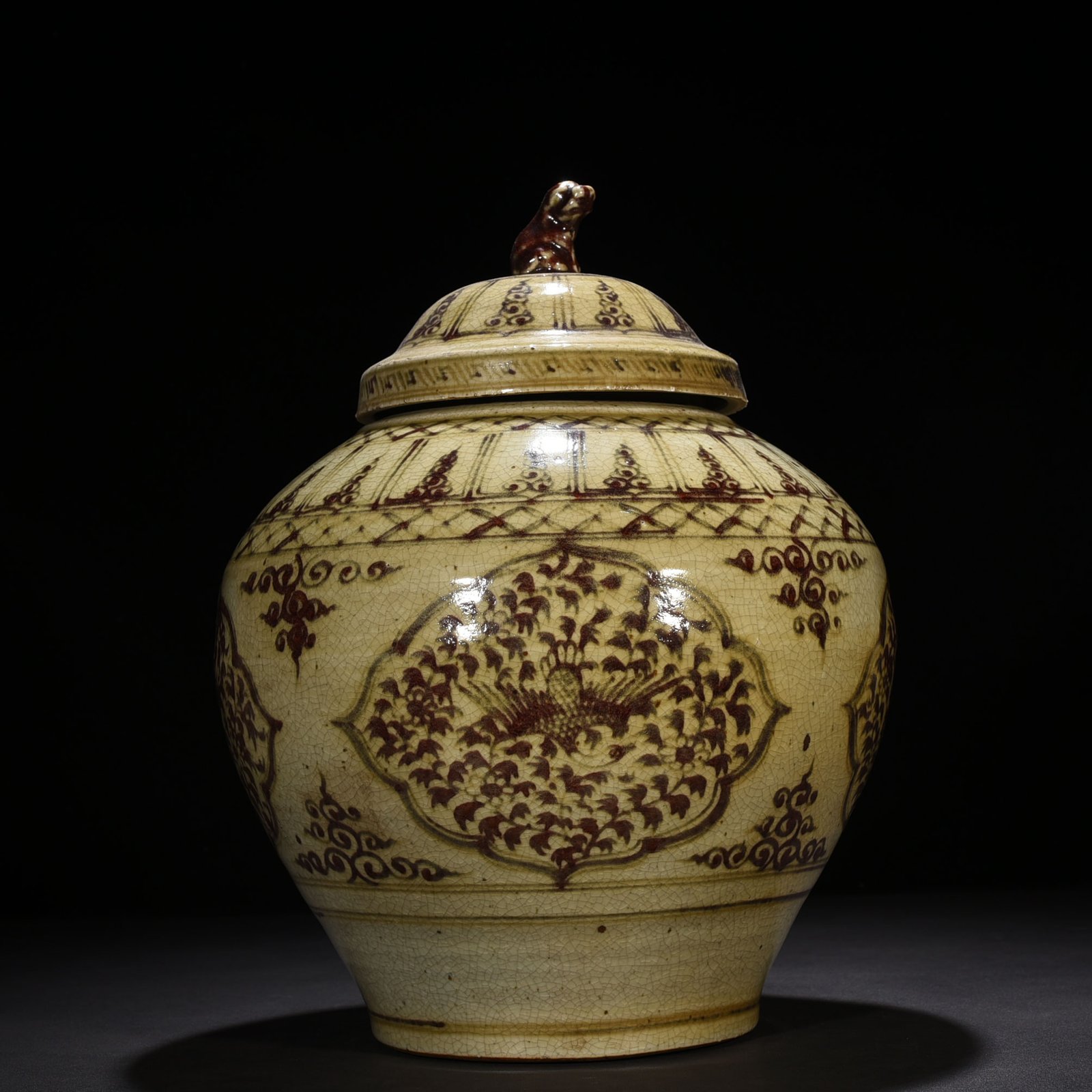Yuan Dynasty glazed red flower and phoenix pattern covered jar