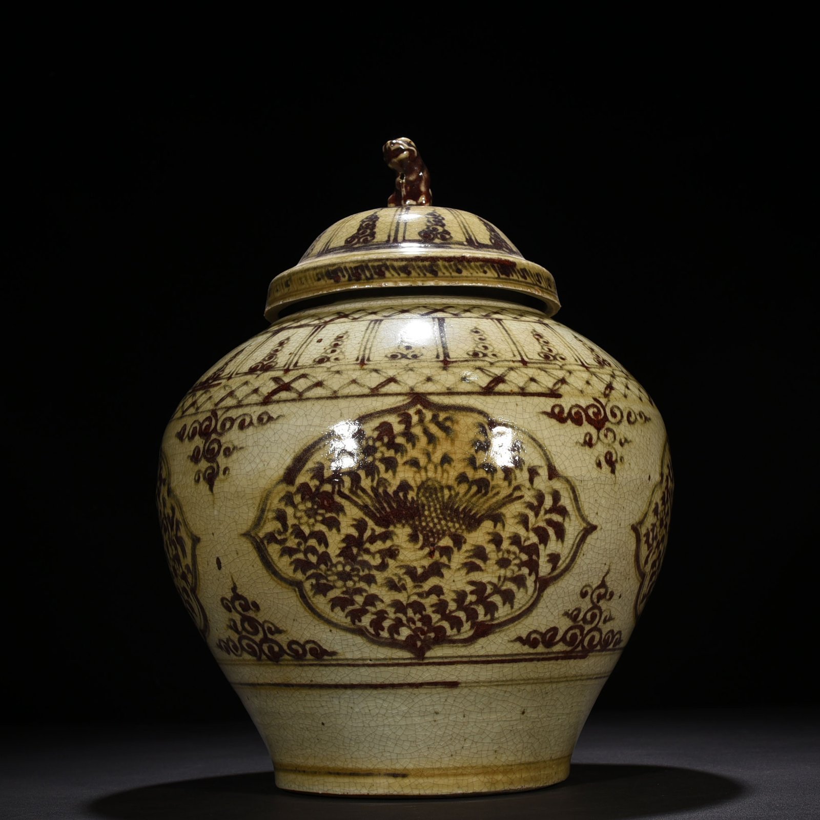 Yuan Dynasty glazed red flower and phoenix pattern covered jar