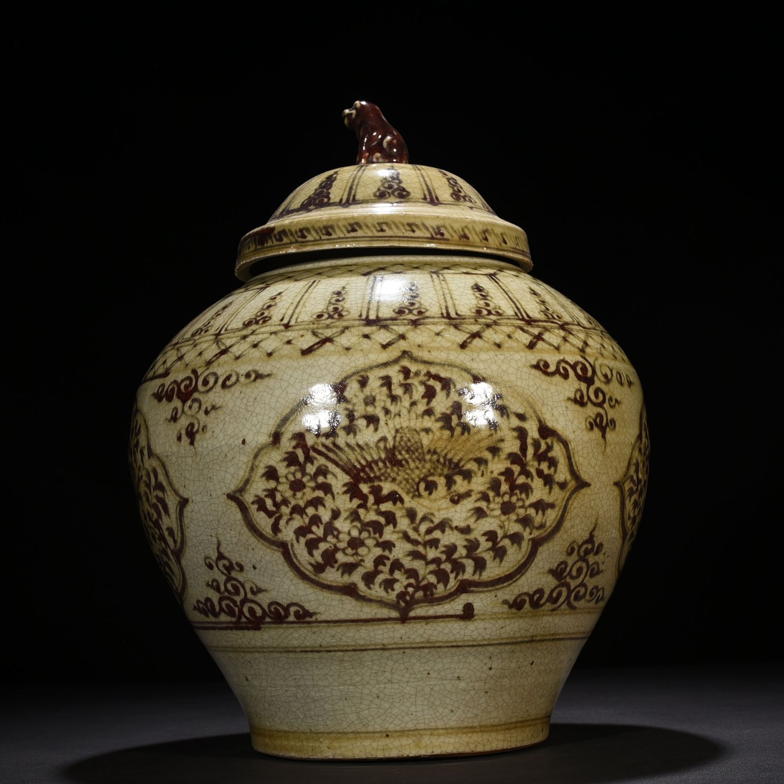 Yuan Dynasty glazed red flower and phoenix pattern covered jar