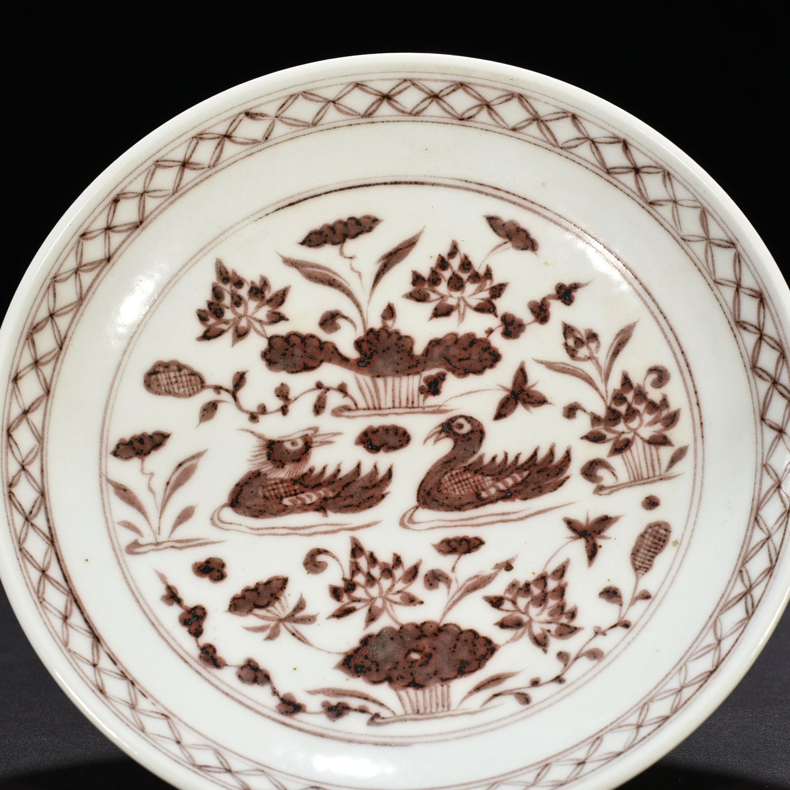 Yuan Dynasty glaze red lotus pond with mandarin duck pattern high plate