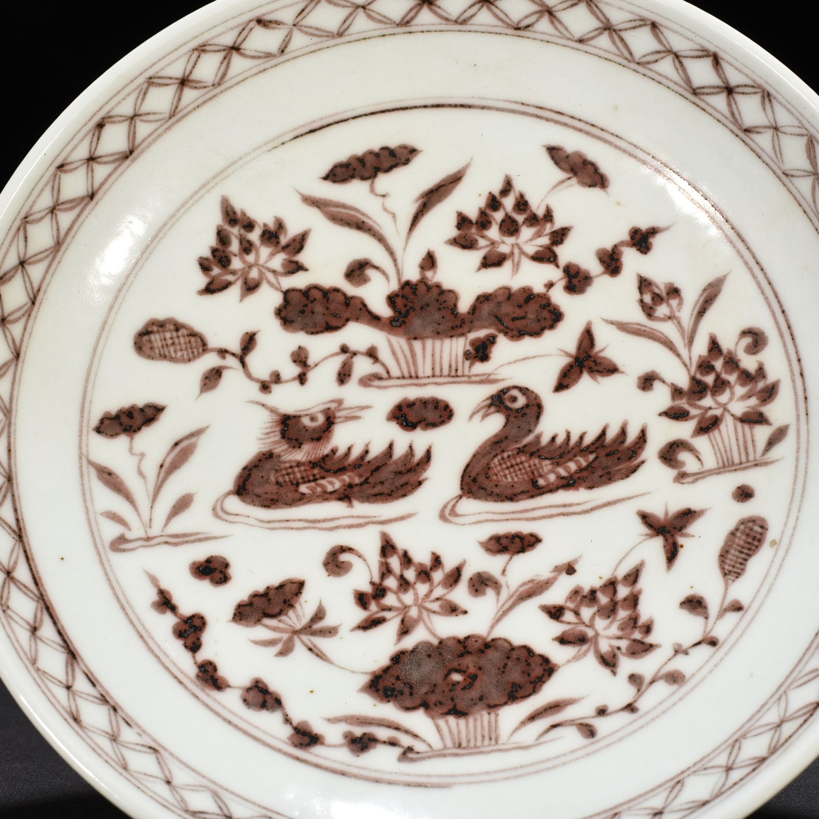 Yuan Dynasty glaze red lotus pond with mandarin duck pattern high plate