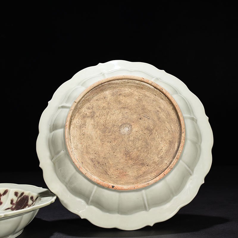 Yuan Dynasty glaze red rhombus edge plate