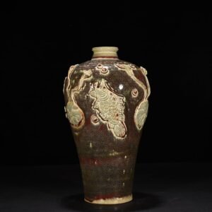 Yuan Dynasty underglaze red plastic fish and algae pattern plum vase